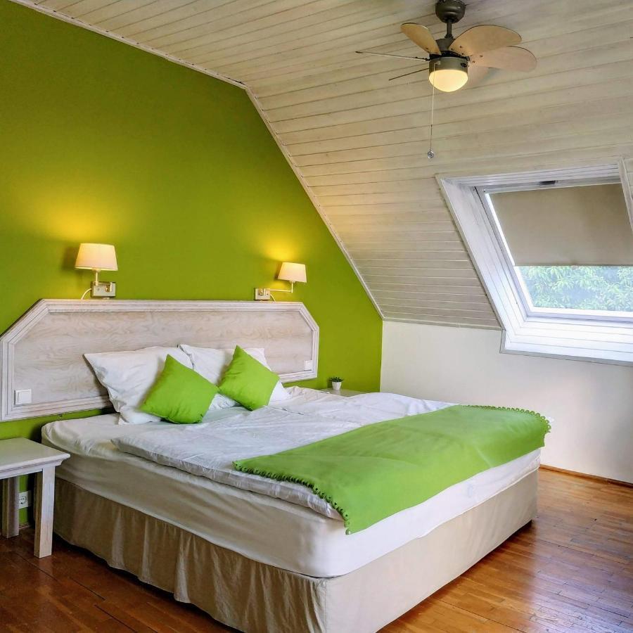 BELYSIUM Bed&Breakfast Panzió Gyenesdiás Exterior foto