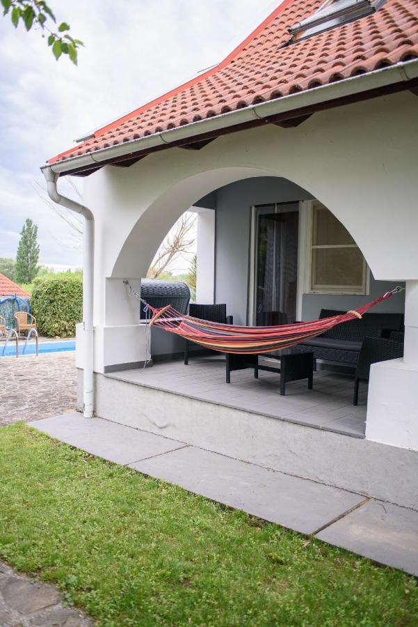 BELYSIUM Bed&Breakfast Panzió Gyenesdiás Exterior foto